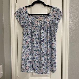 Square neck, floral pattern top